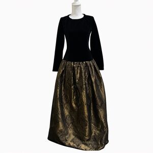 🖤✨ RUTY Vintage Black & Gold Velvet Evening Gown Made in France (S–M)